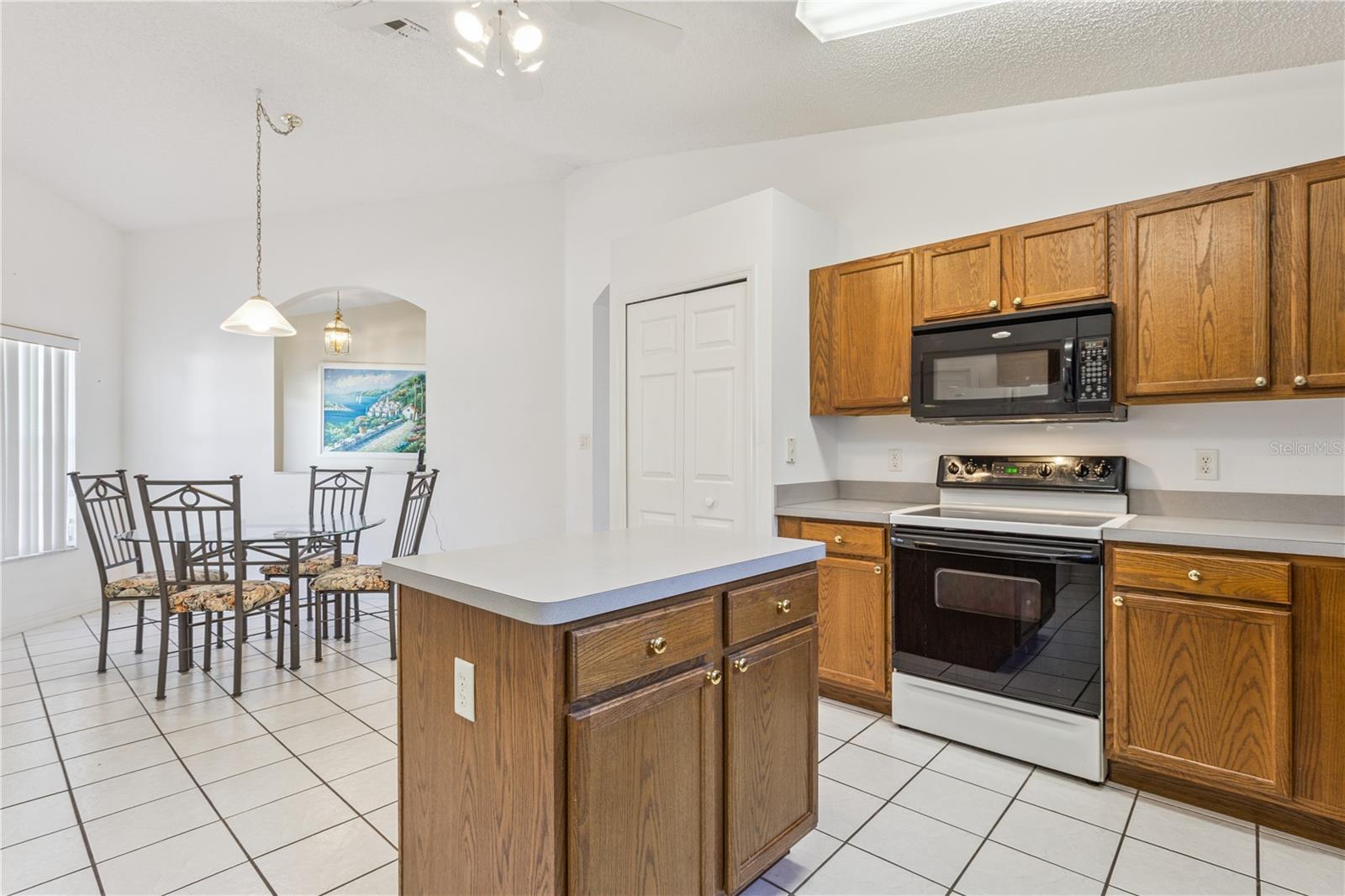 Image 16 of 40 For 4936 Sawgrass Lake Circle