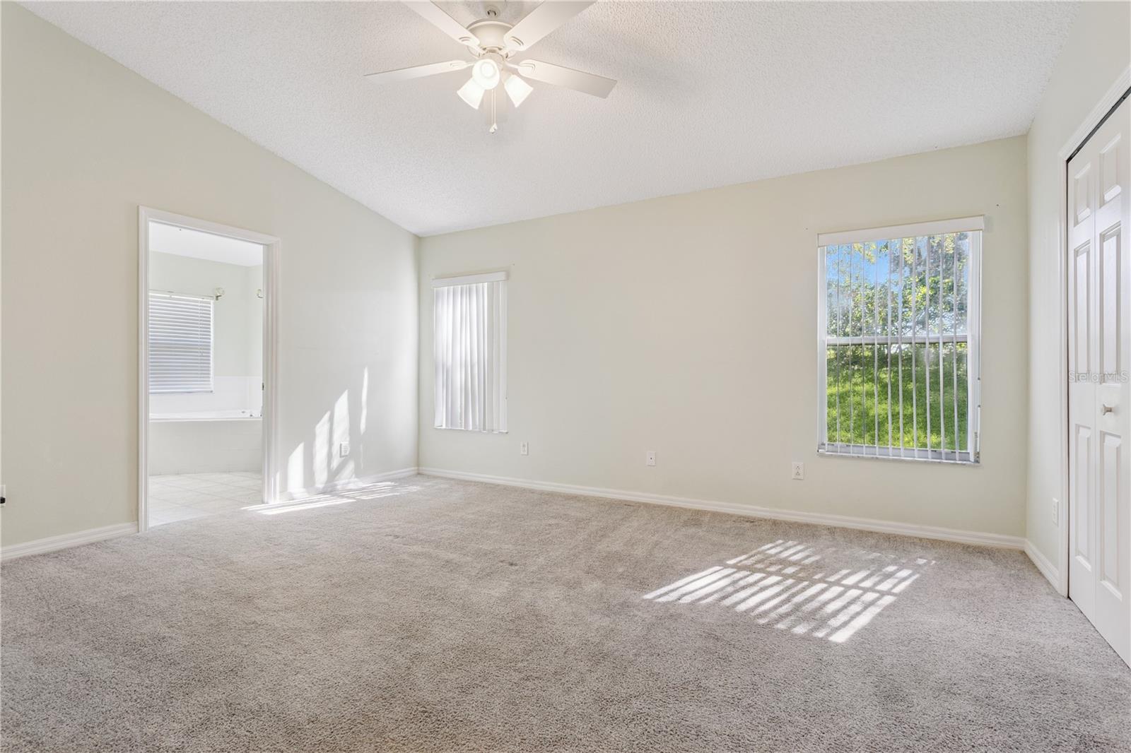 Image 19 of 40 For 4936 Sawgrass Lake Circle