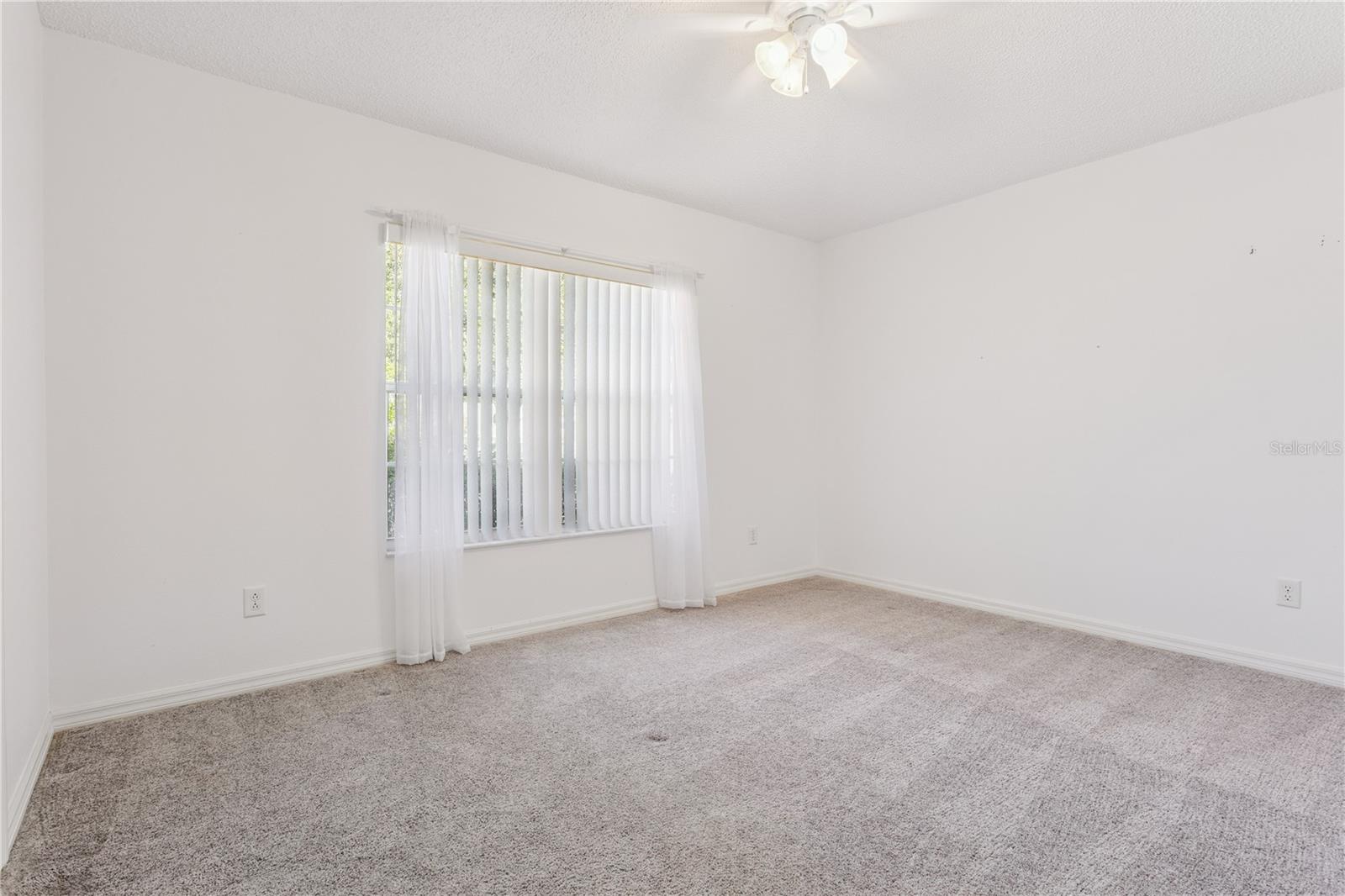 Image 25 of 40 For 4936 Sawgrass Lake Circle