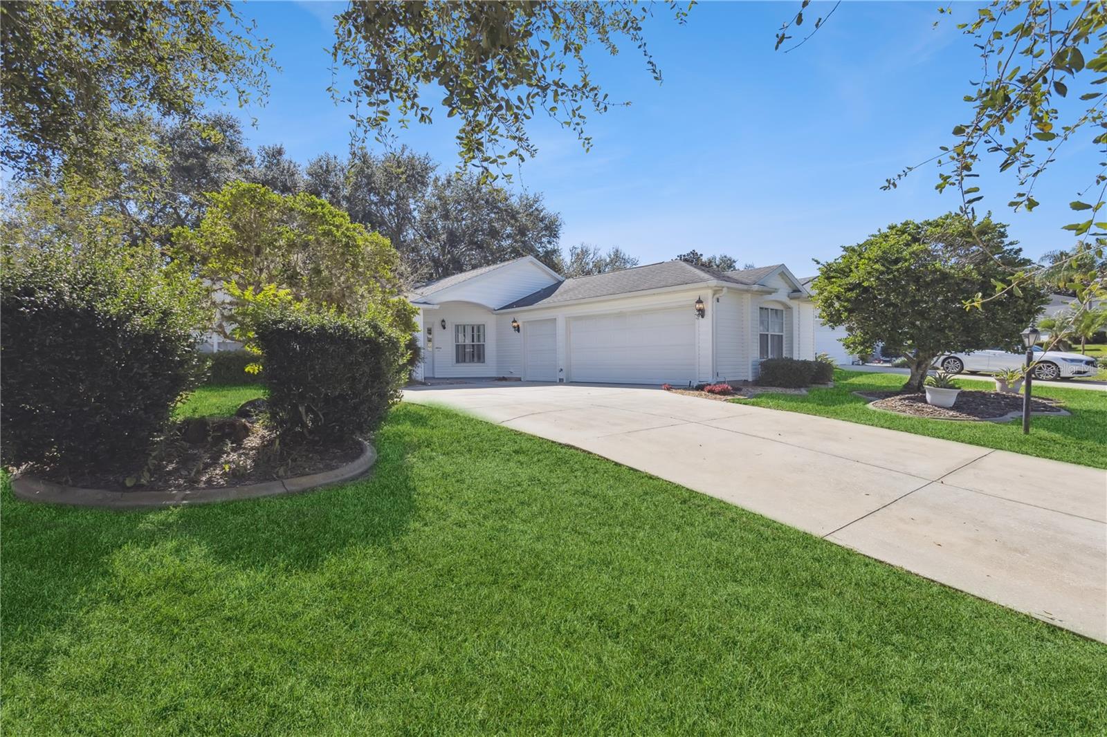 Image 3 of 40 For 4936 Sawgrass Lake Circle