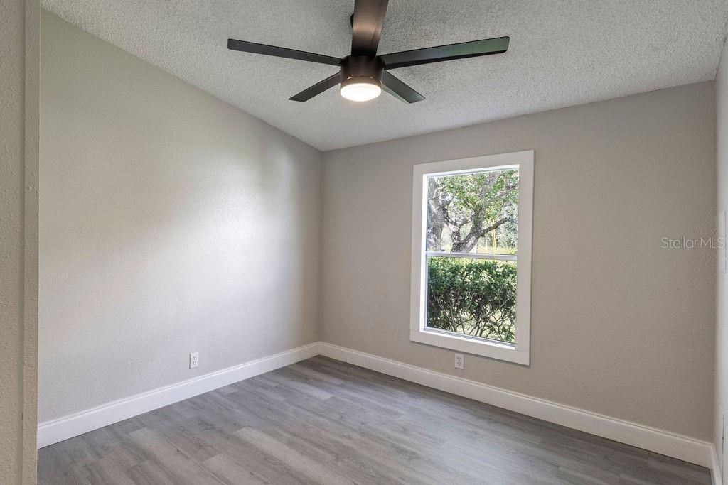 Image 12 of 34 For 7869 Cr 109e