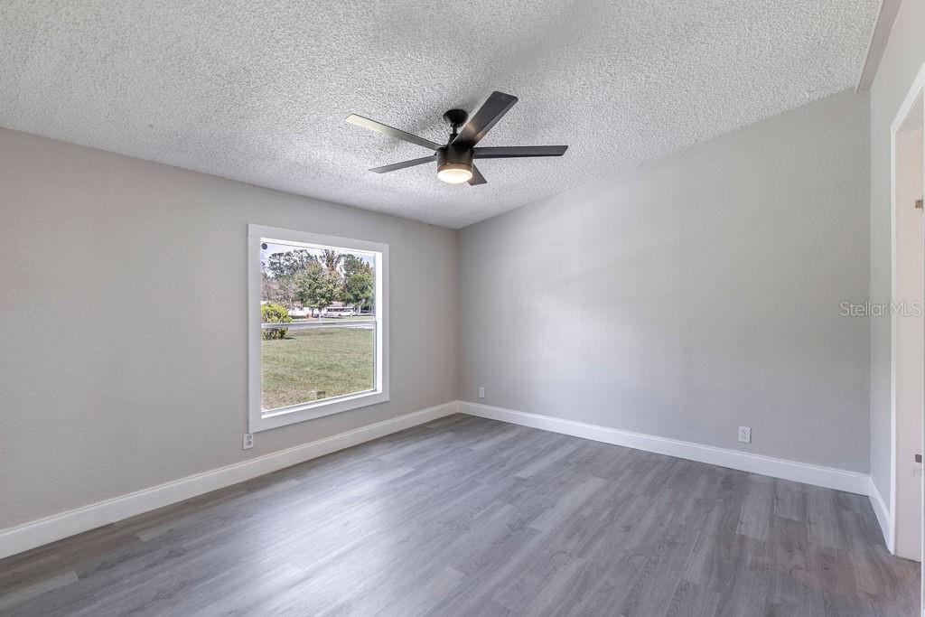 Image 13 of 34 For 7869 Cr 109e