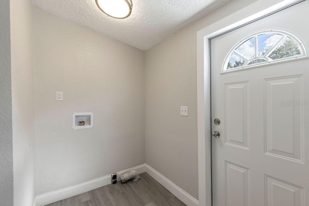 Image 17 of 34 For 7869 Cr 109e