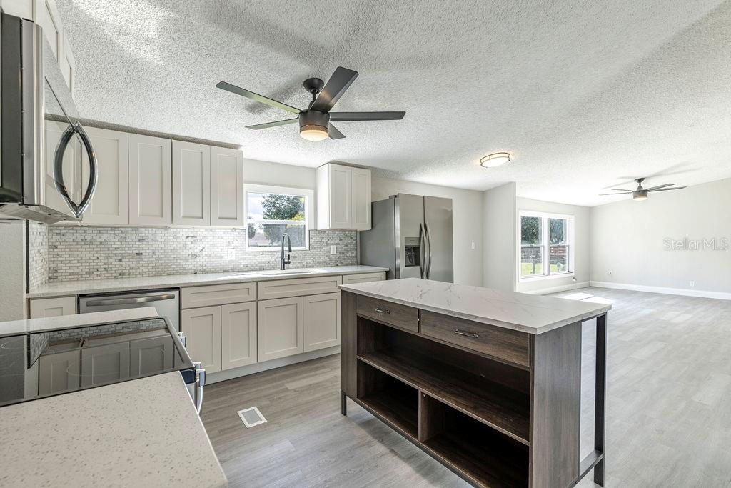 Image 2 of 34 For 7869 Cr 109e