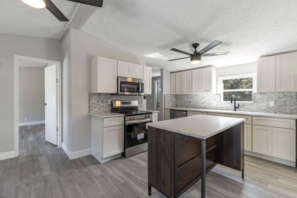 Image 3 of 34 For 7869 Cr 109e