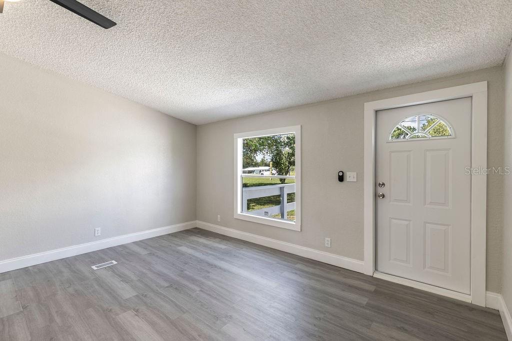 Image 5 of 34 For 7869 Cr 109e