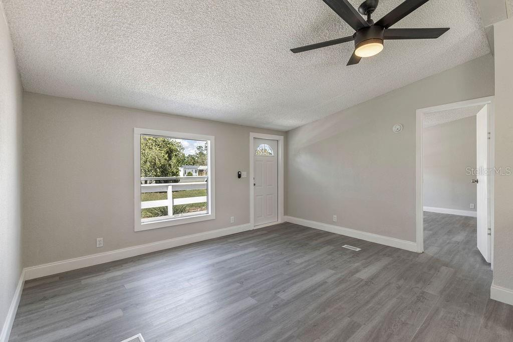 Image 6 of 34 For 7869 Cr 109e