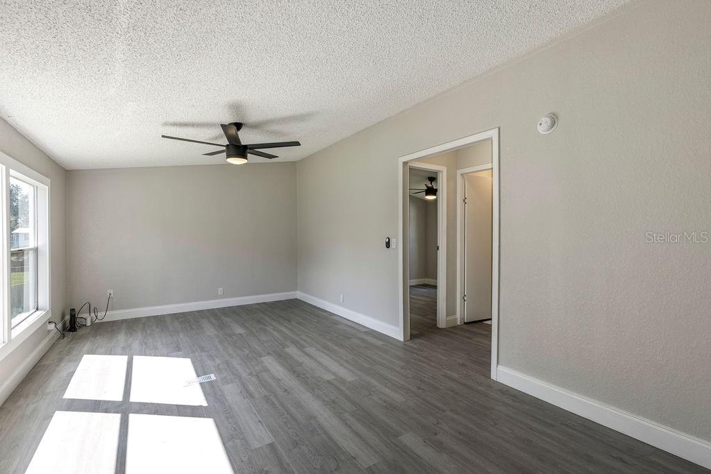 Image 8 of 34 For 7869 Cr 109e