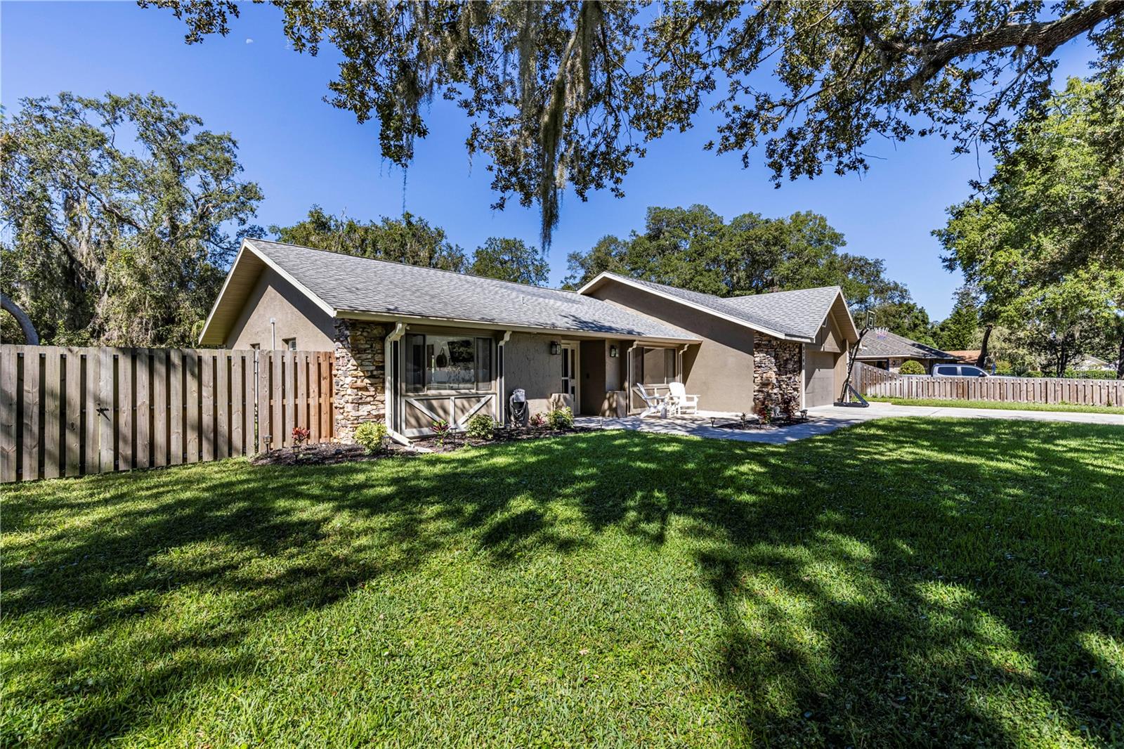 Image 4 of 47 For 9740 Fairway Circle
