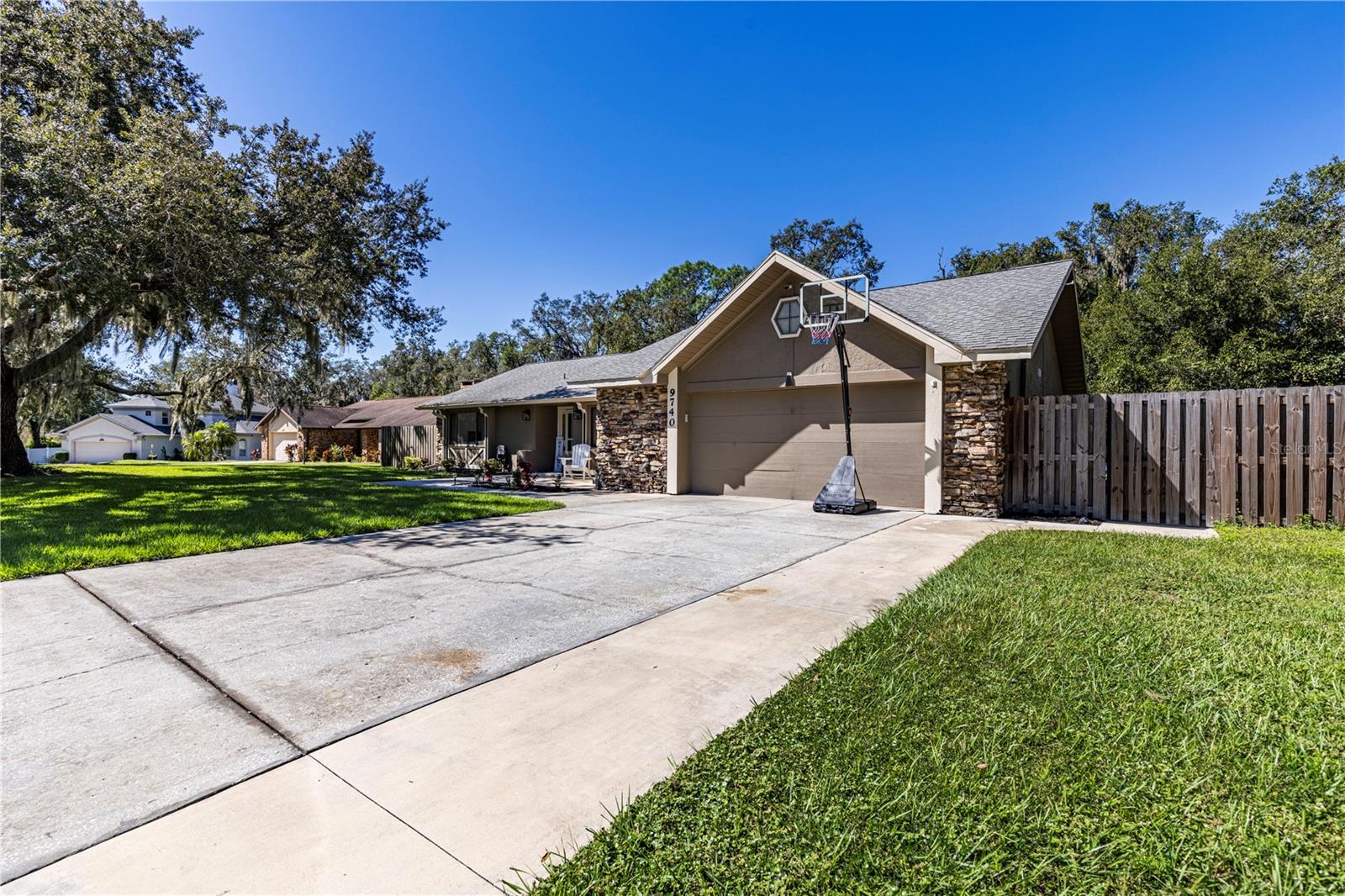 Image 41 of 47 For 9740 Fairway Circle