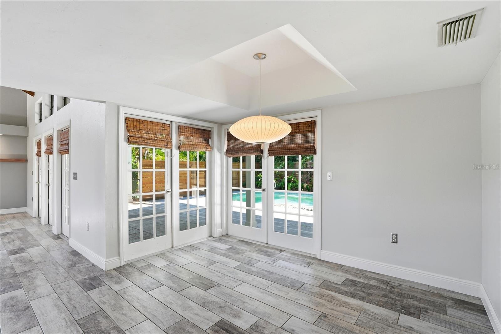 Image 18 of 51 For 330 Prather Drive