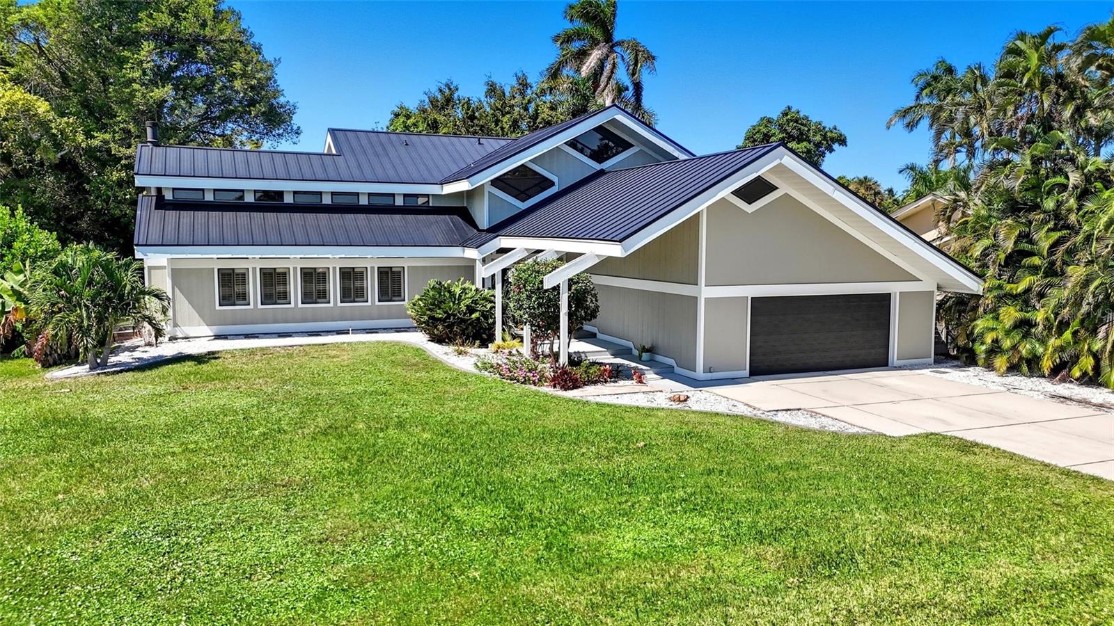 Image 3 of 51 For 330 Prather Drive