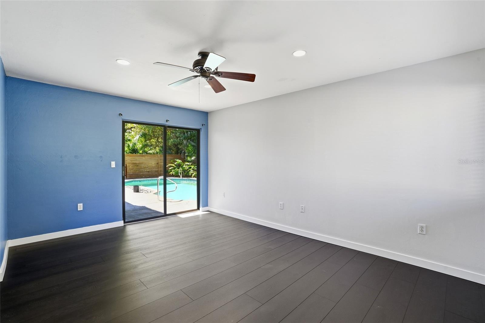 Image 34 of 51 For 330 Prather Drive
