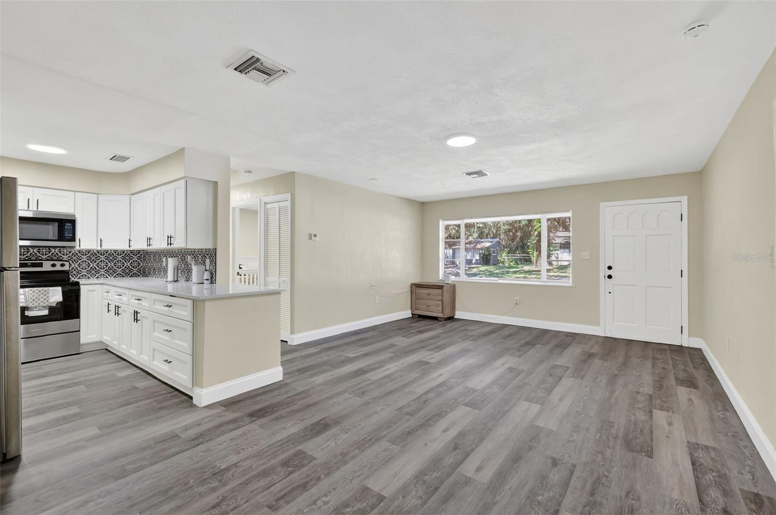 Image 10 of 26 For 1611 Hampton Road