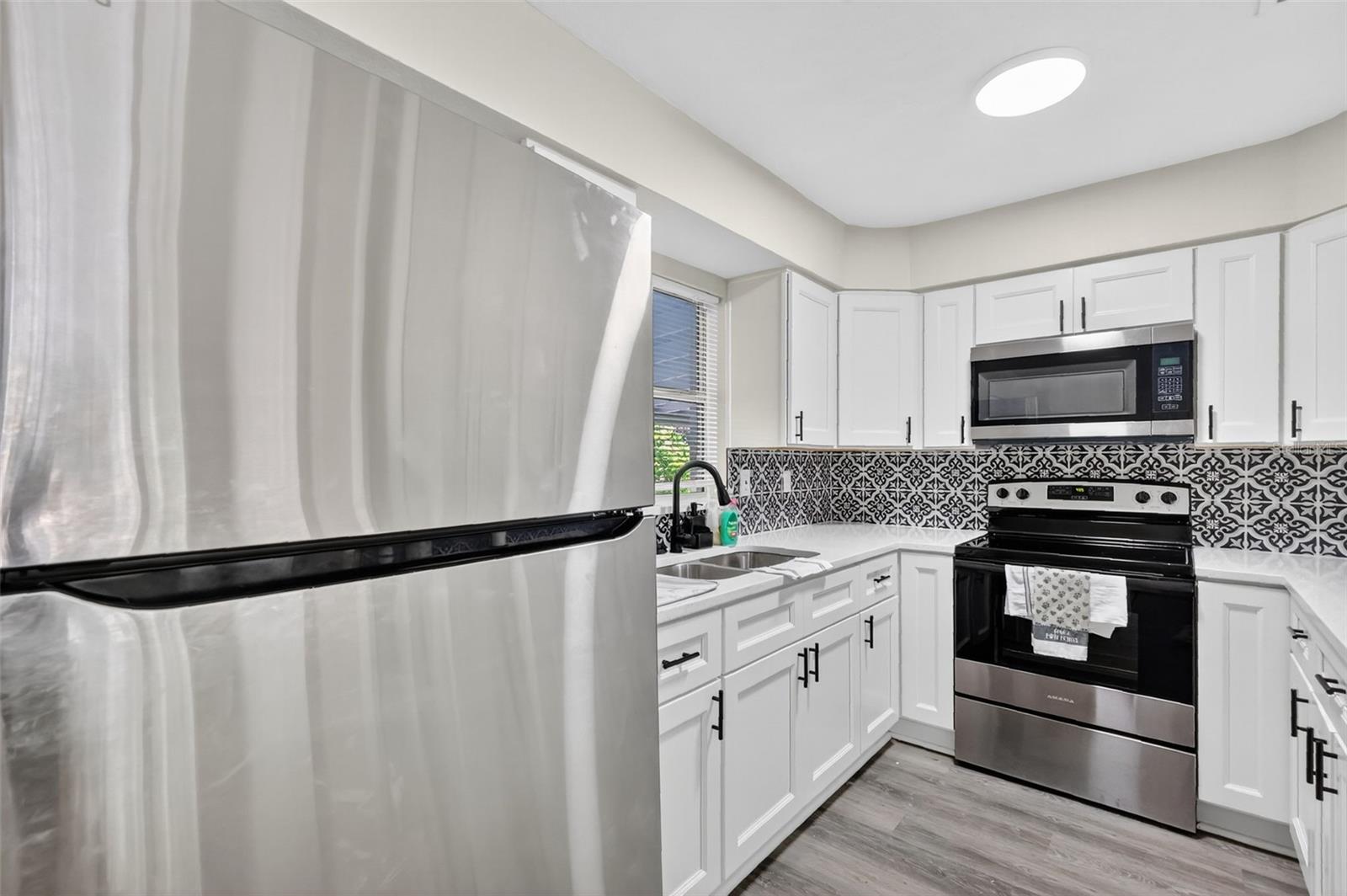 Image 13 of 26 For 1611 Hampton Road