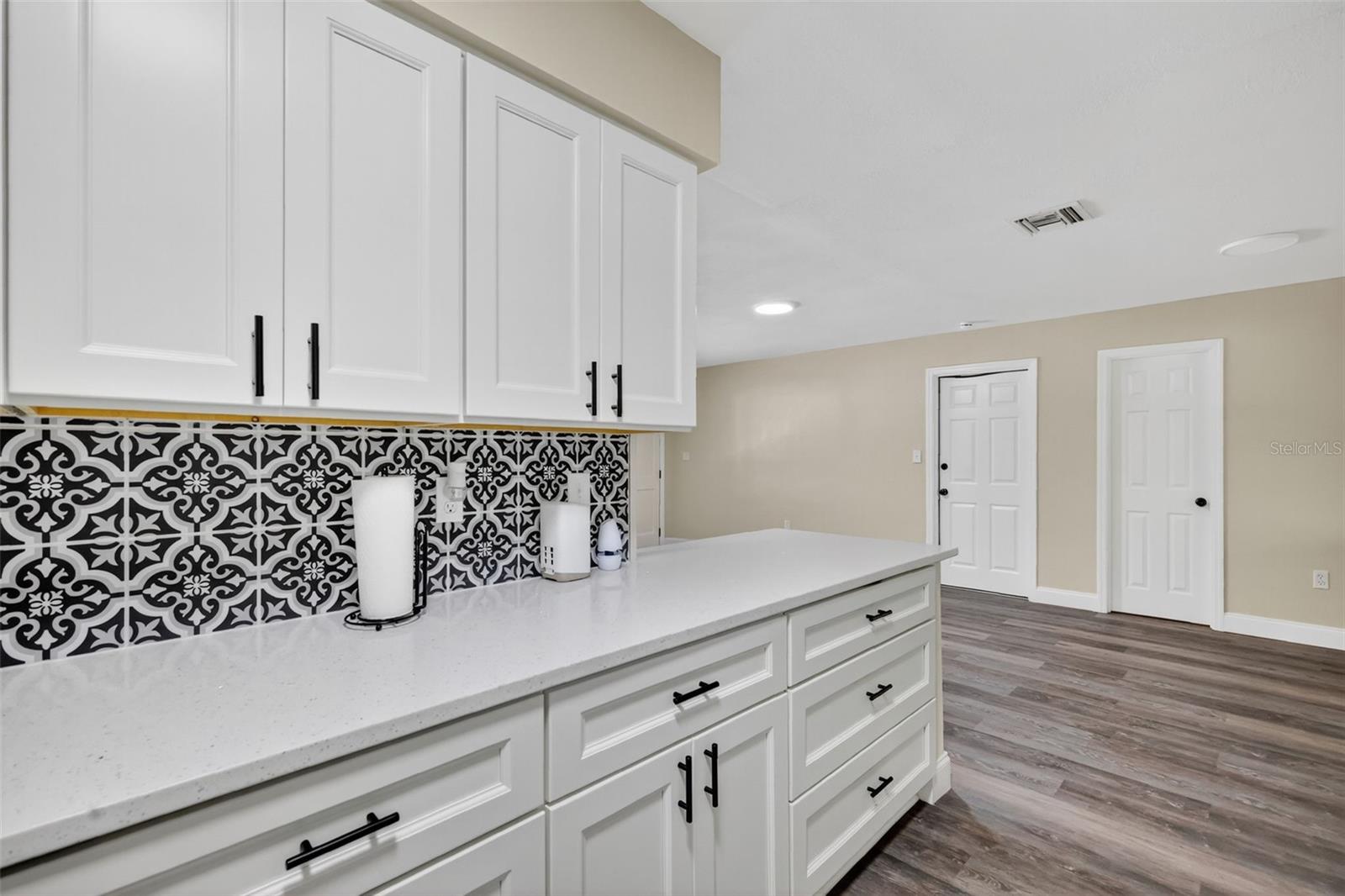 Image 15 of 26 For 1611 Hampton Road