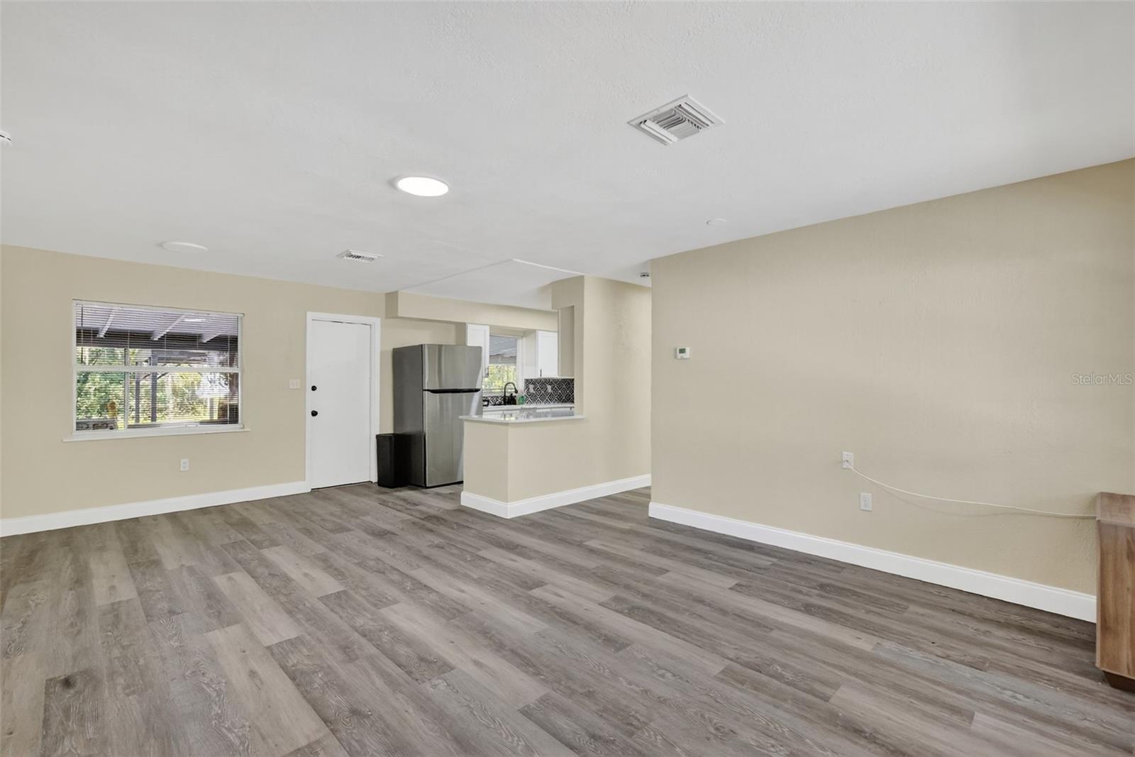 Image 5 of 26 For 1611 Hampton Road