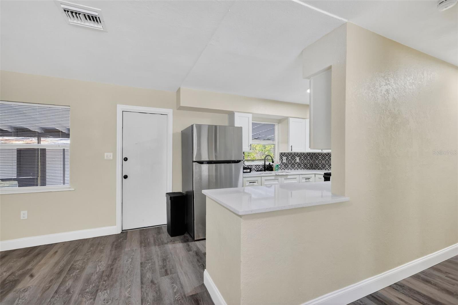 Image 7 of 26 For 1611 Hampton Road