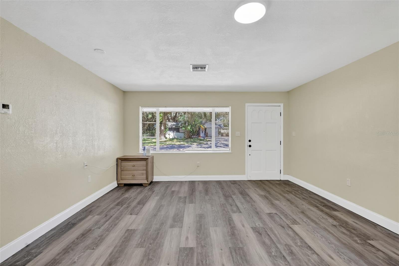 Image 9 of 26 For 1611 Hampton Road