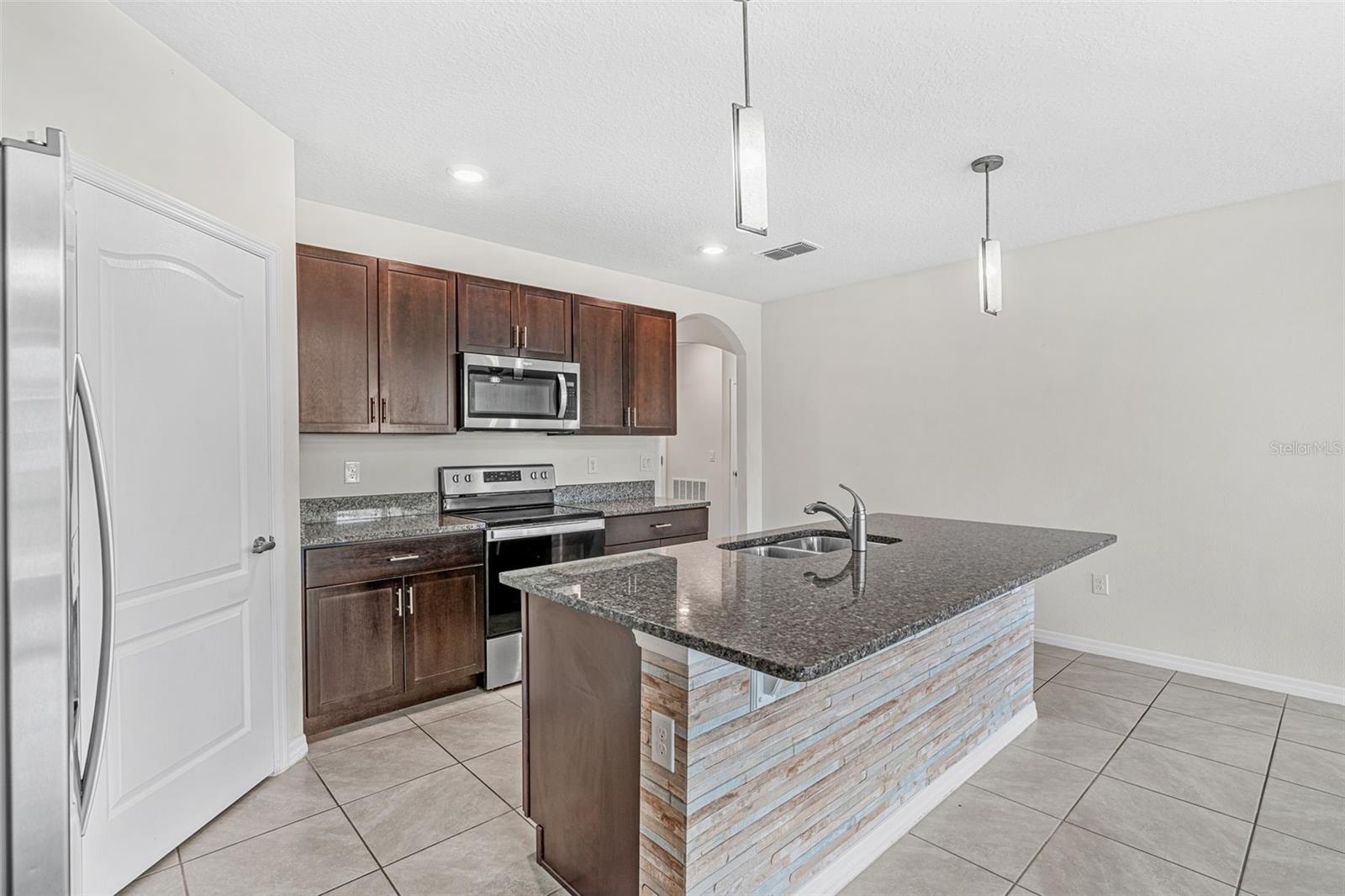 Image 10 of 44 For 1433 Riverboat Drive