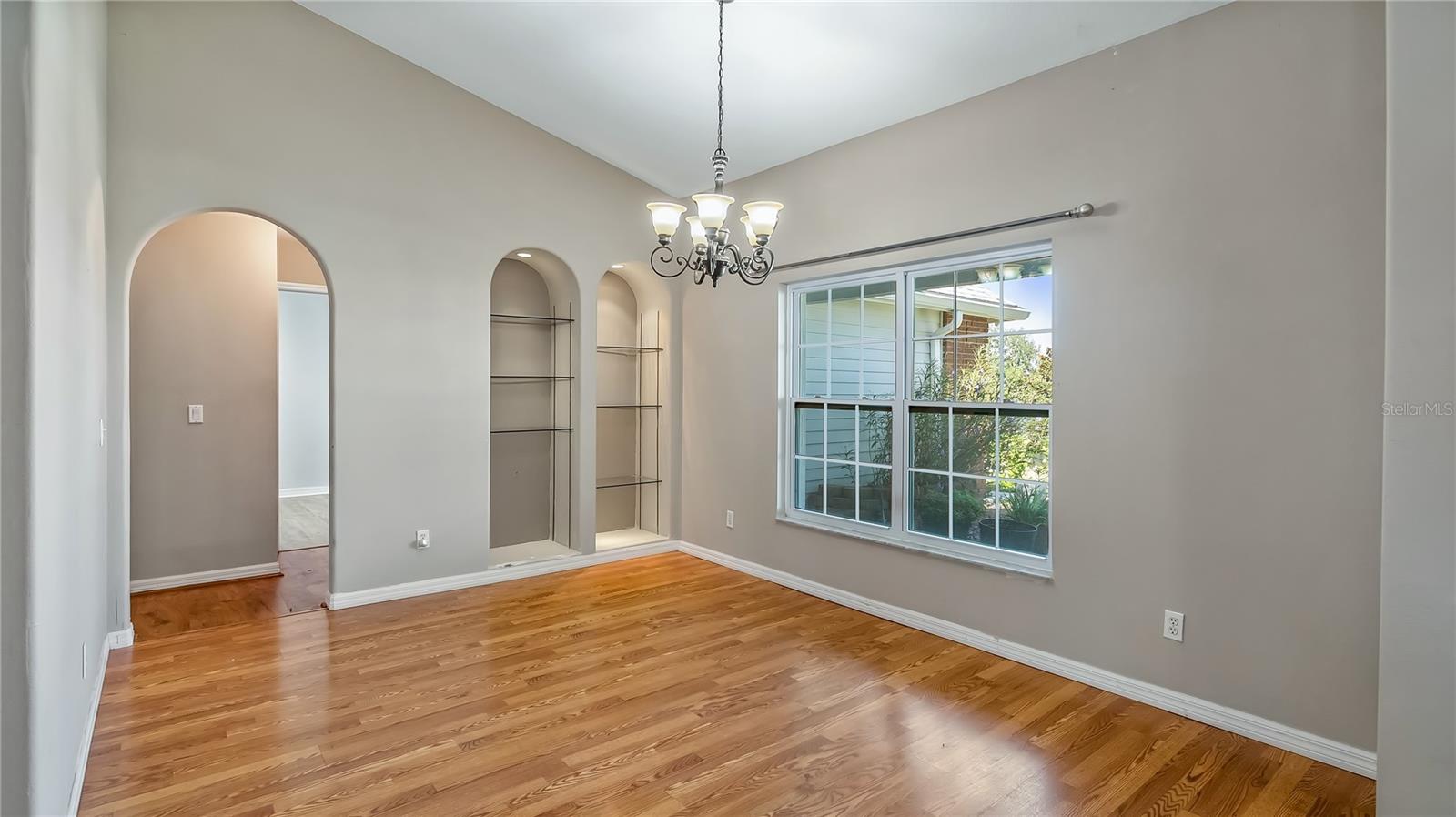 Image 18 of 46 For 8620 Spyglass Loop