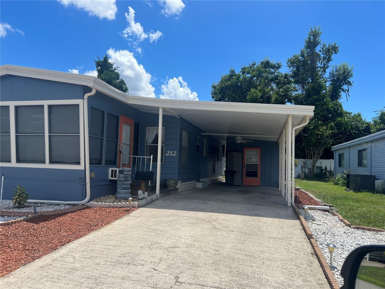 Image 2 of 22 For 212 Paradise S