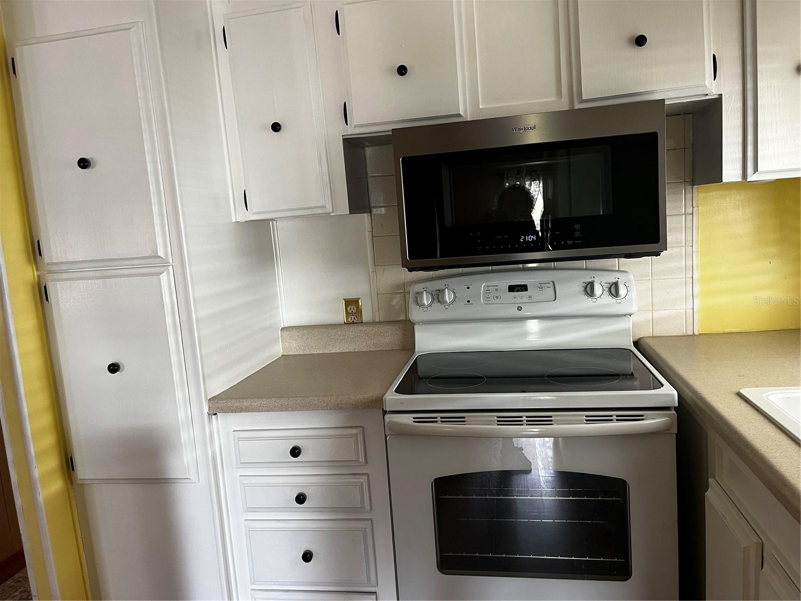 Image 4 of 22 For 212 Paradise S