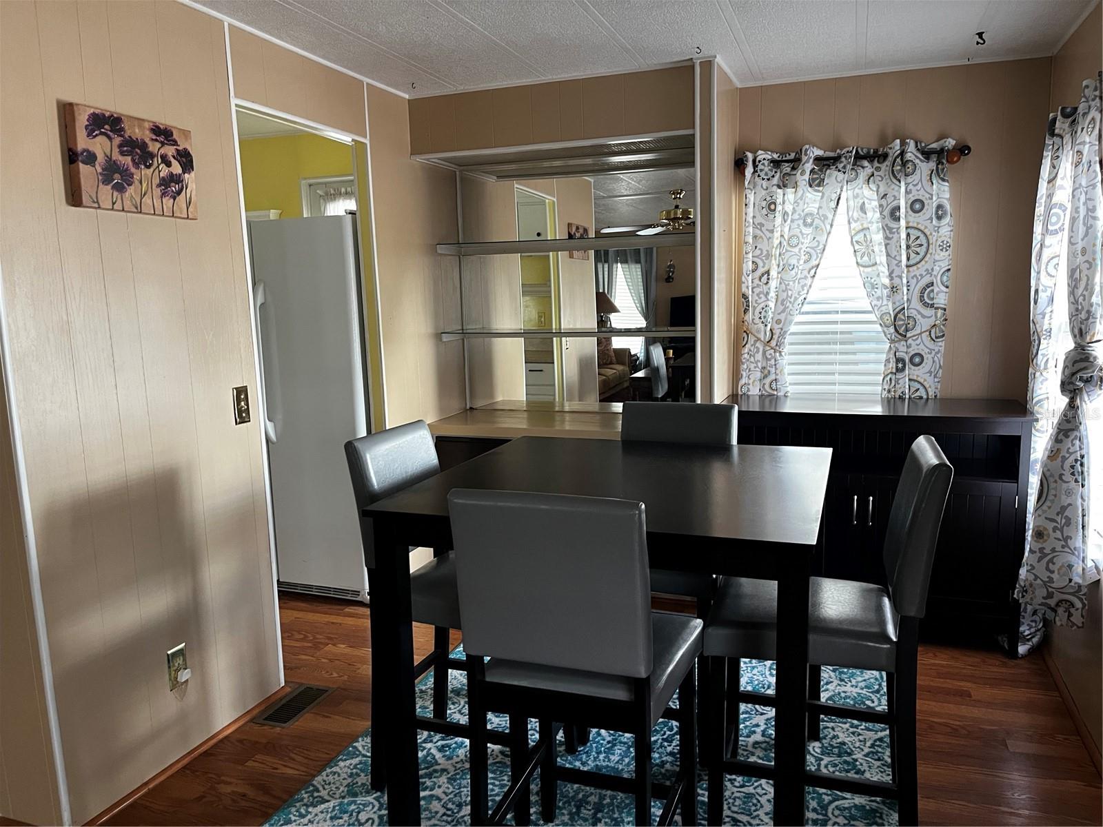 Image 9 of 22 For 212 Paradise S