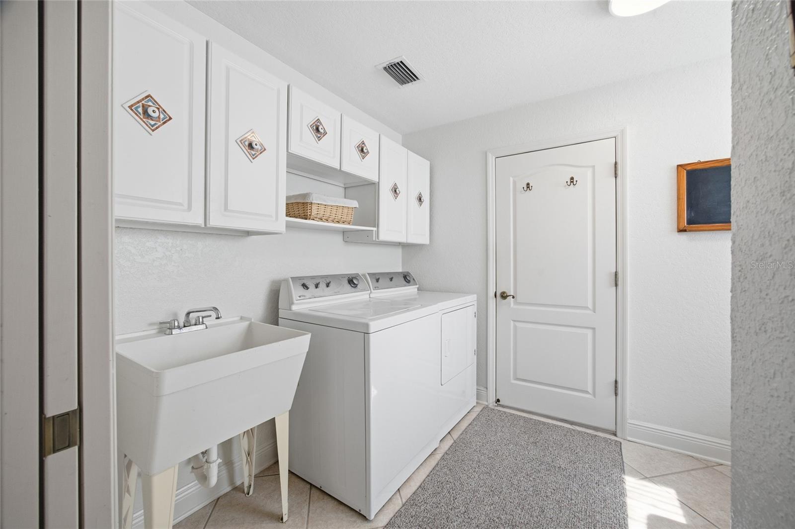 Image 30 of 46 For 1694 Nelson Terrace