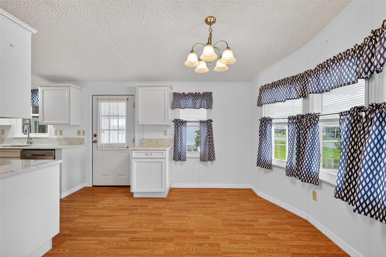 Image 10 of 35 For 3324 Myakka River Road