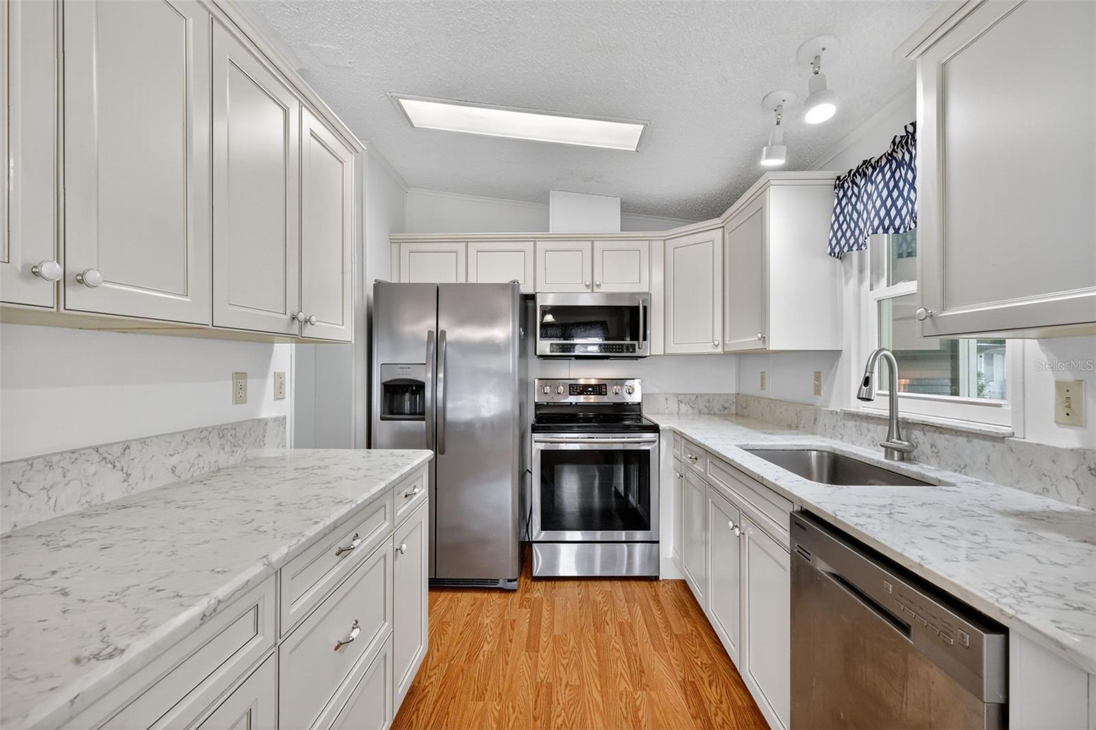 Image 14 of 35 For 3324 Myakka River Road