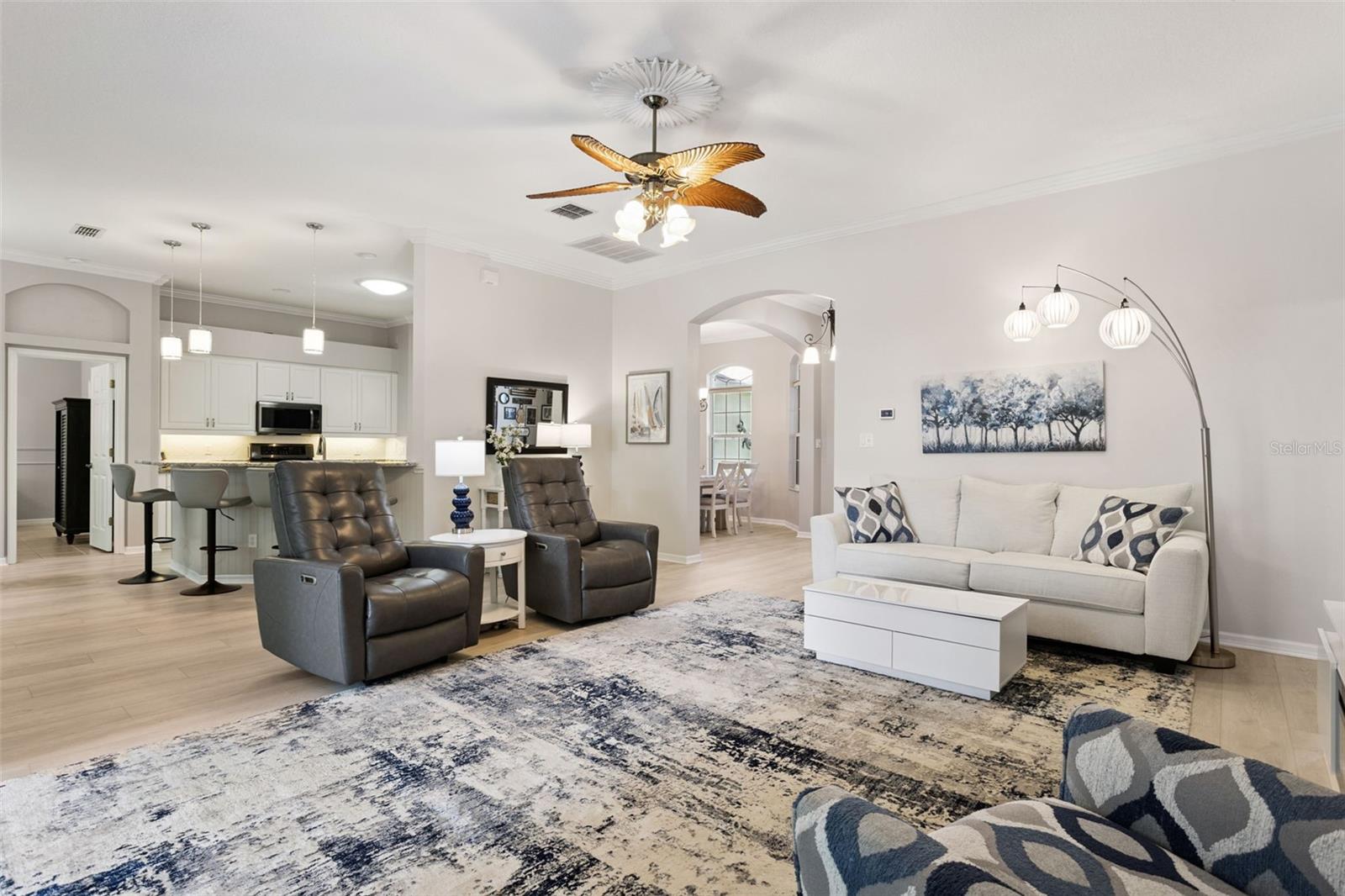 Image 10 of 34 For 25633 Laurel Valley