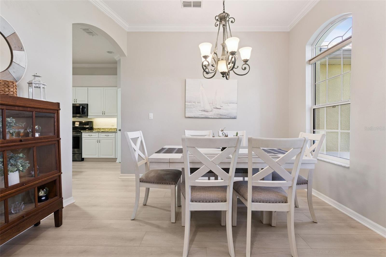 Image 12 of 34 For 25633 Laurel Valley