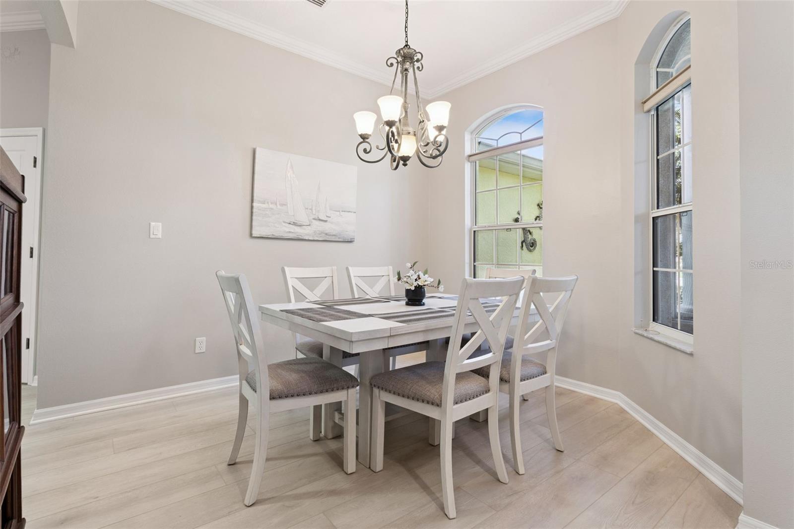 Image 13 of 34 For 25633 Laurel Valley