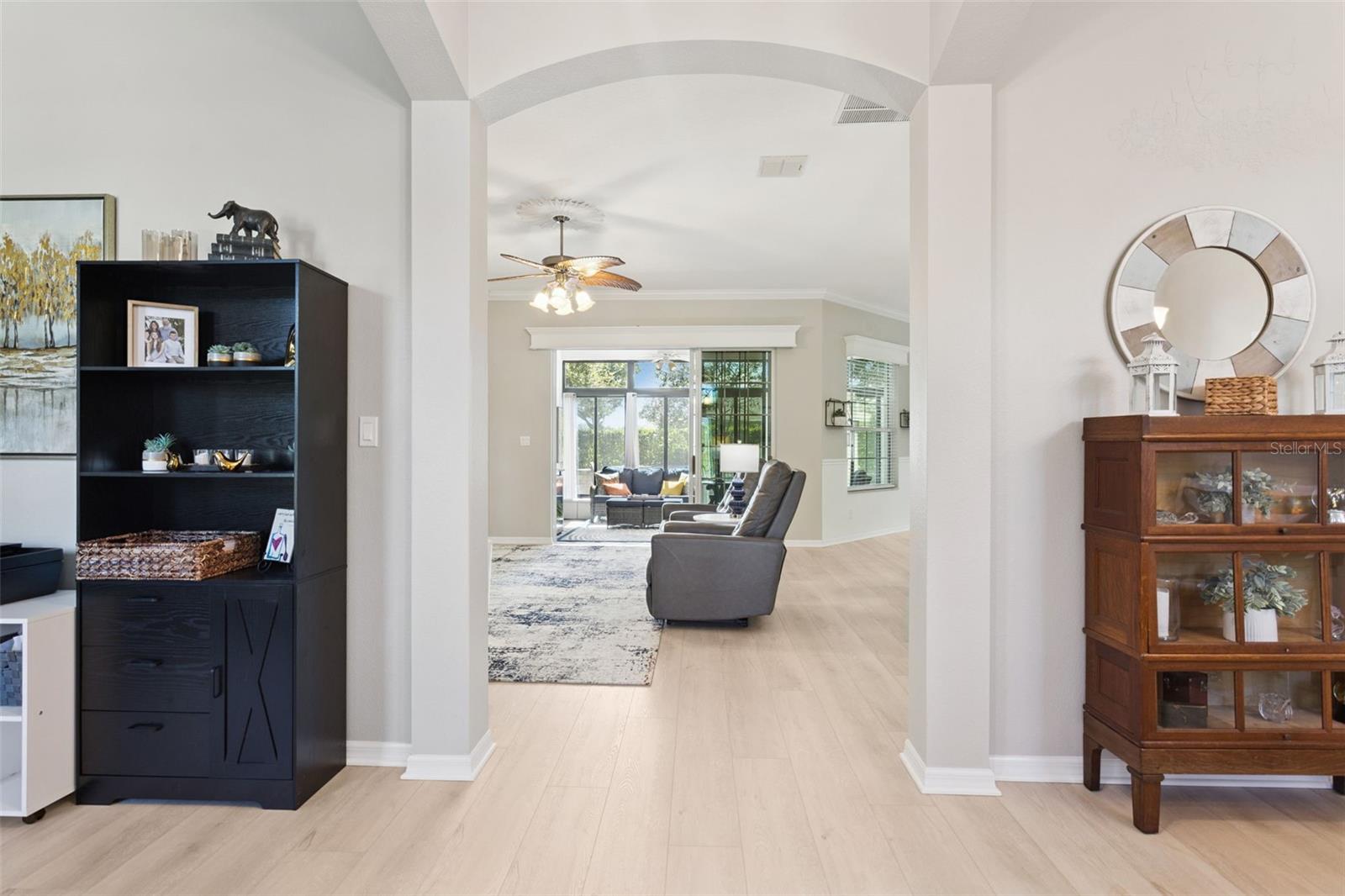Image 8 of 34 For 25633 Laurel Valley