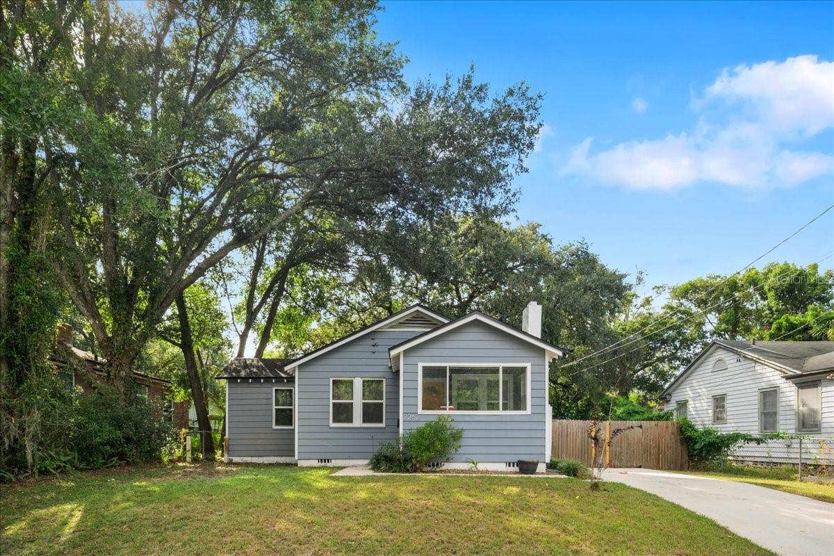 Image 2 of 26 For 2262 Bayview Road