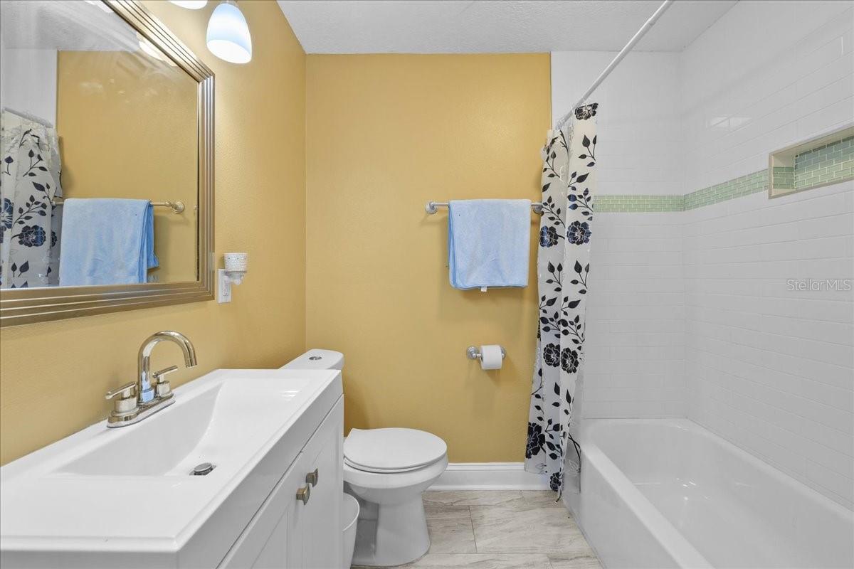 Image 20 of 26 For 2262 Bayview Road