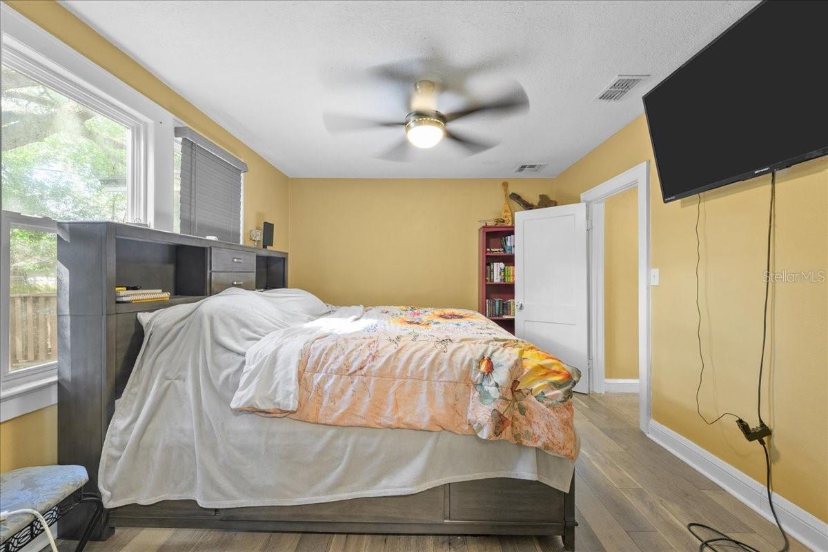 Image 22 of 26 For 2262 Bayview Road