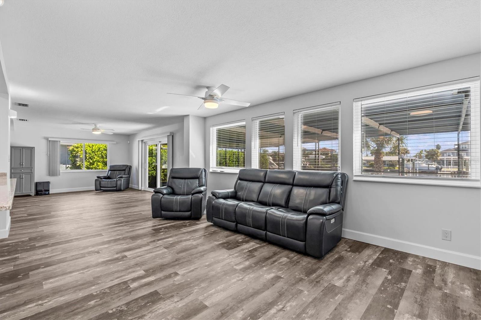 Image 11 of 51 For 5524 Leeward Lane