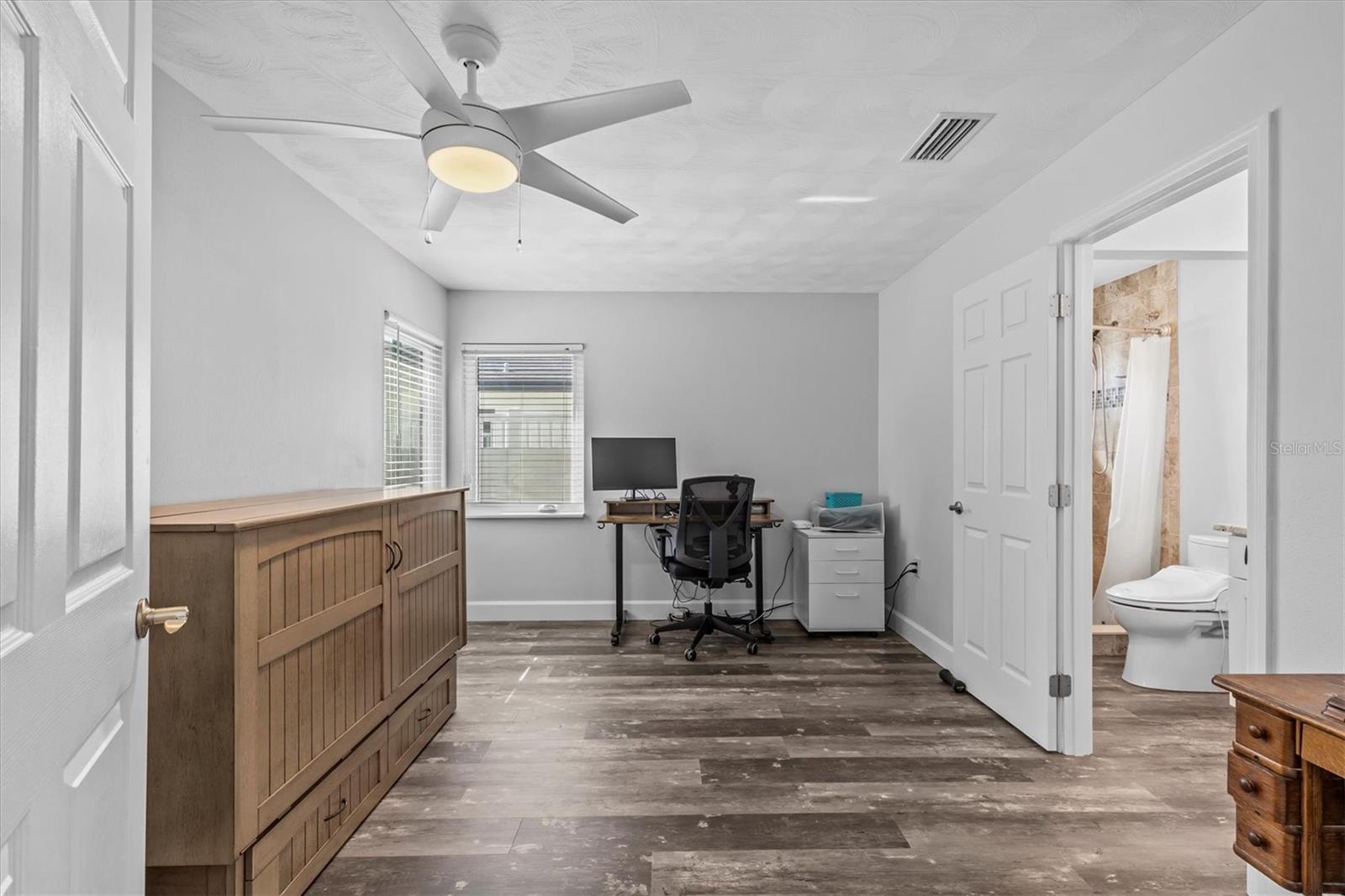 Image 17 of 51 For 5524 Leeward Lane