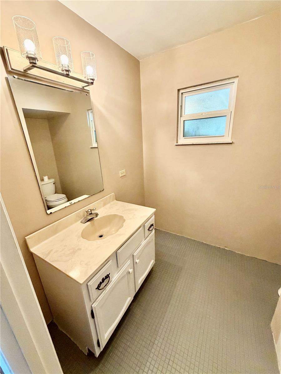 Image 20 of 45 For 208 Palm Way