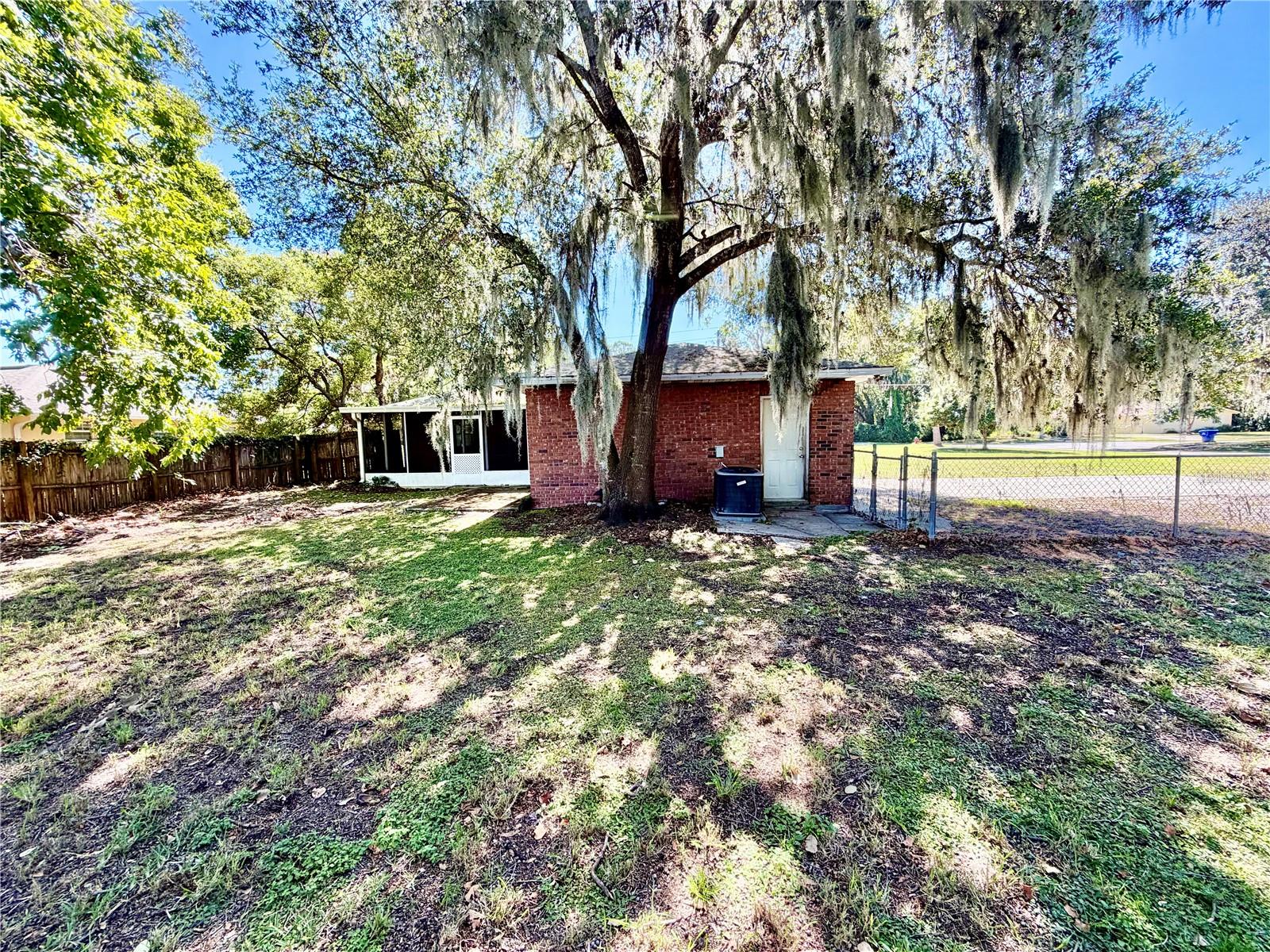 Image 38 of 45 For 208 Palm Way