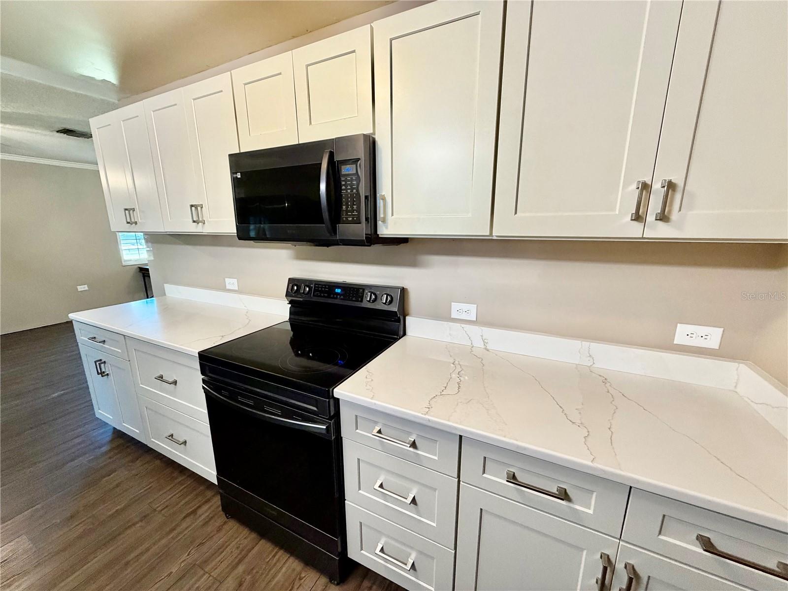 Image 5 of 45 For 208 Palm Way