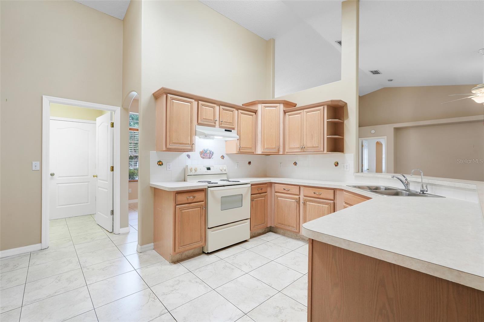 Image 10 of 37 For 880 Princeton Drive