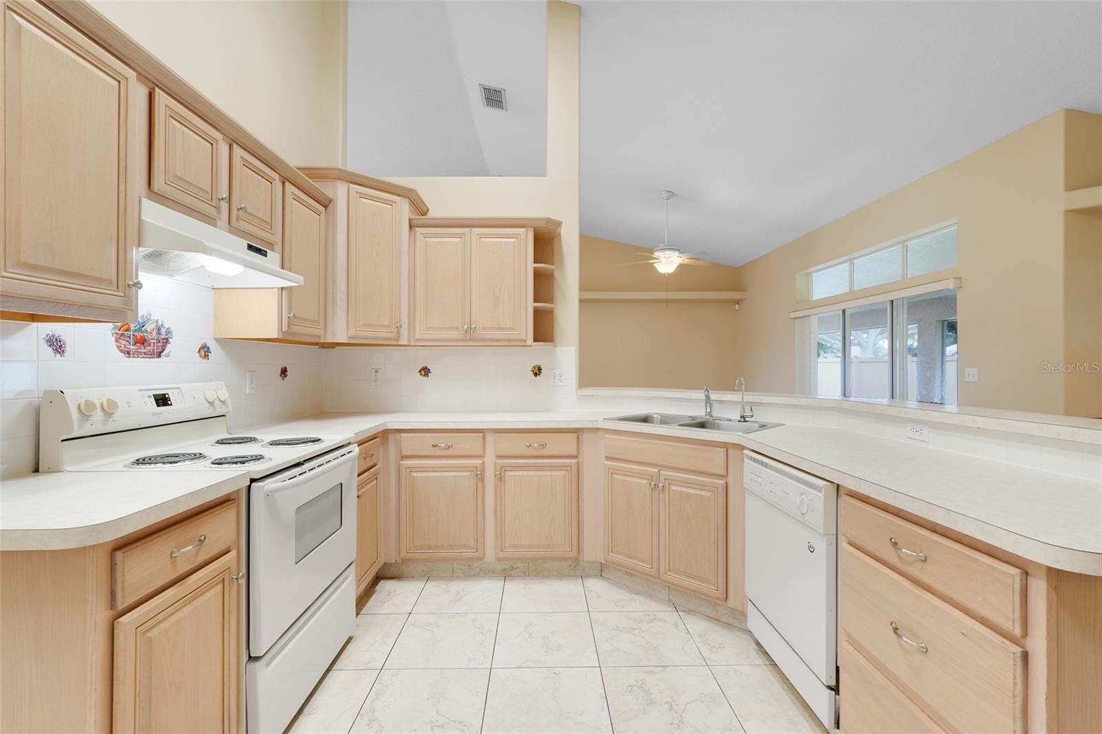 Image 11 of 37 For 880 Princeton Drive