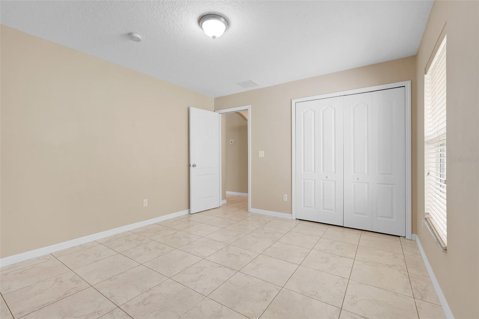 Image 21 of 37 For 880 Princeton Drive