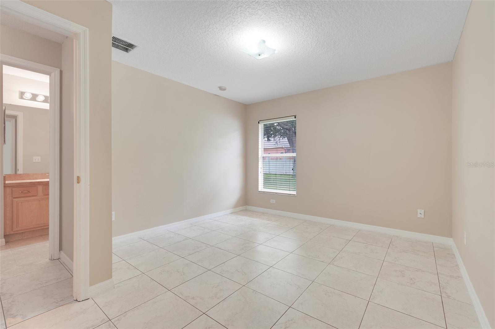 Image 25 of 37 For 880 Princeton Drive