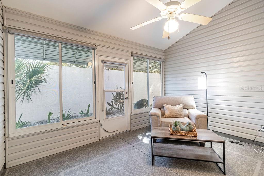 Image 27 of 47 For 733 Palma Drive