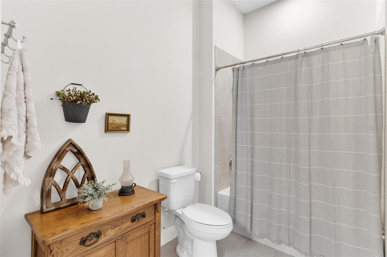 Image 29 of 56 For 5066 Greens Drive