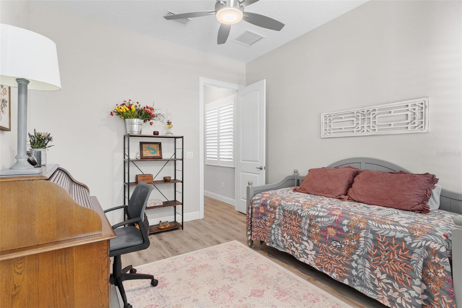 Image 33 of 56 For 5066 Greens Drive